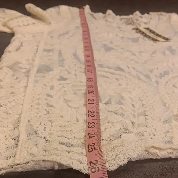 NWT. Ultra Pink Boho Style White Lace Blouse With Delicate Crochet Details - Picture 9 of 9